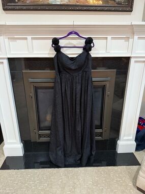 Elegant Black Floral Appliqué Evening Dress